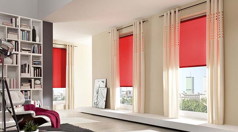 mini rolety w kolorze czerwonym