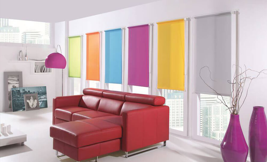 rolety materiałowe w różnych kolorach